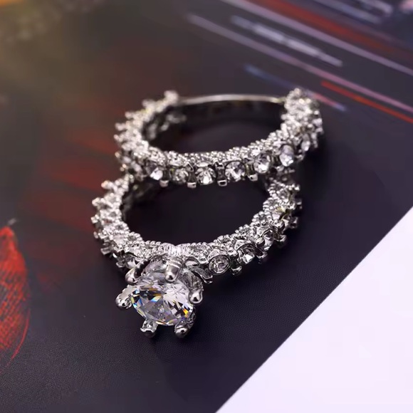 Anthropologie Luxury Crystal Wedding Ring Silver Women's Ring Set - Picture 3 of 8
